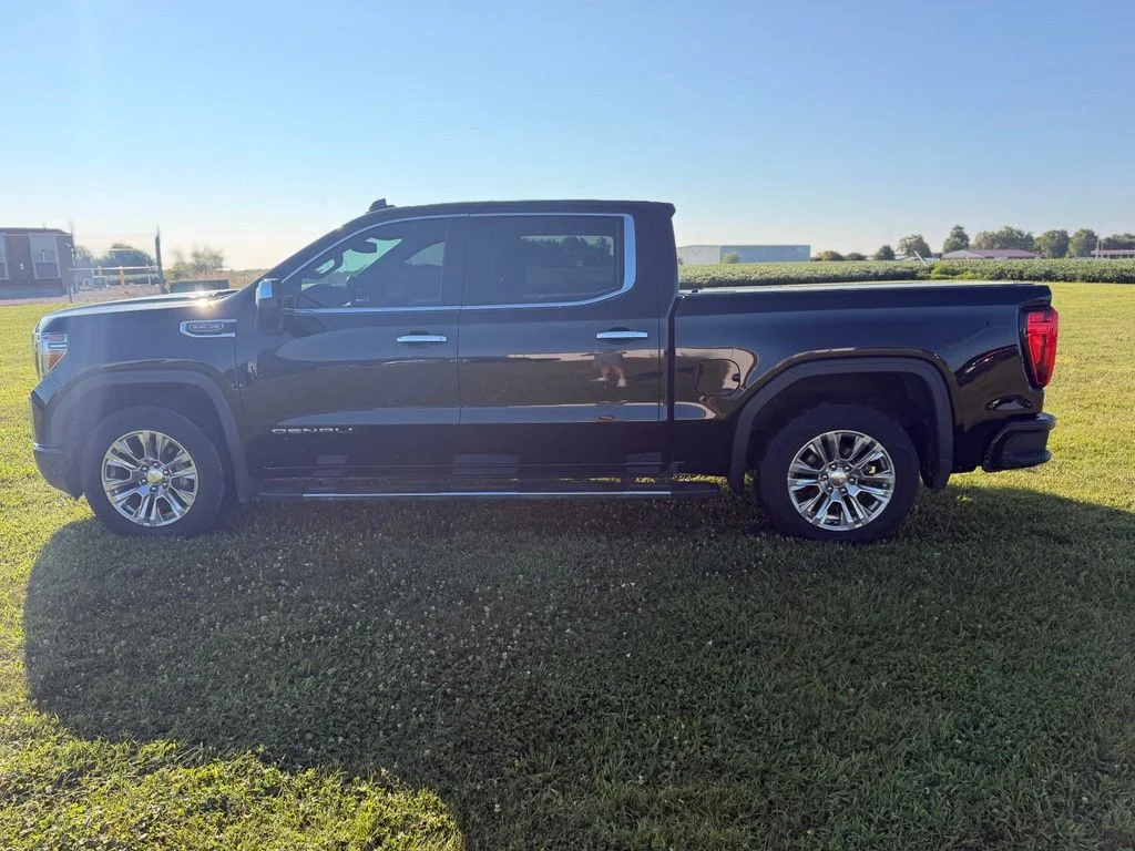 Used 2020 Onyx Black GMC Denali image 8