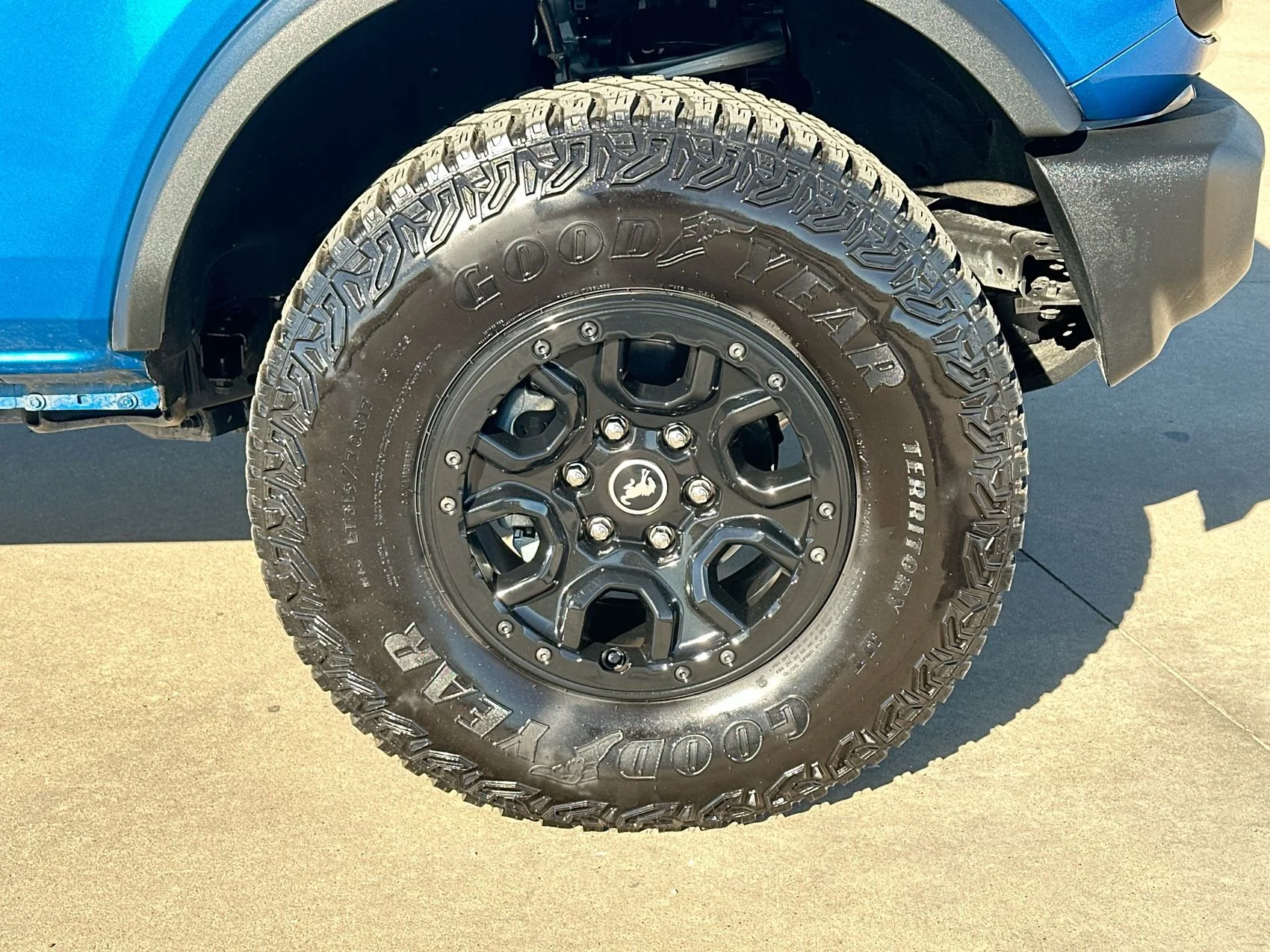 Used 2022 Blue Metallic Ford Wildtrak image 10