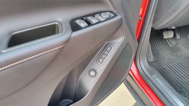 Used 2023 Red Chevrolet Premier image 10