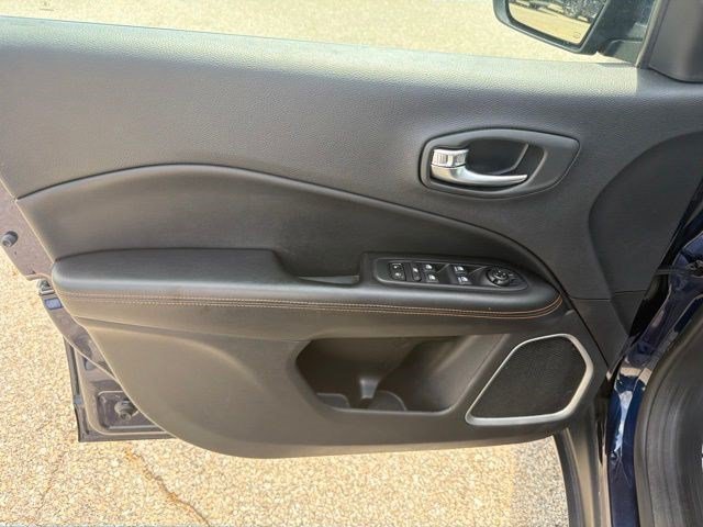 Used 2019 Jazz Blue Pearlcoat Jeep Limited image 11