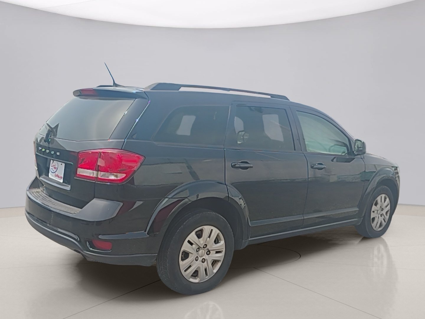 Used 2018 Black Dodge SXT image 5