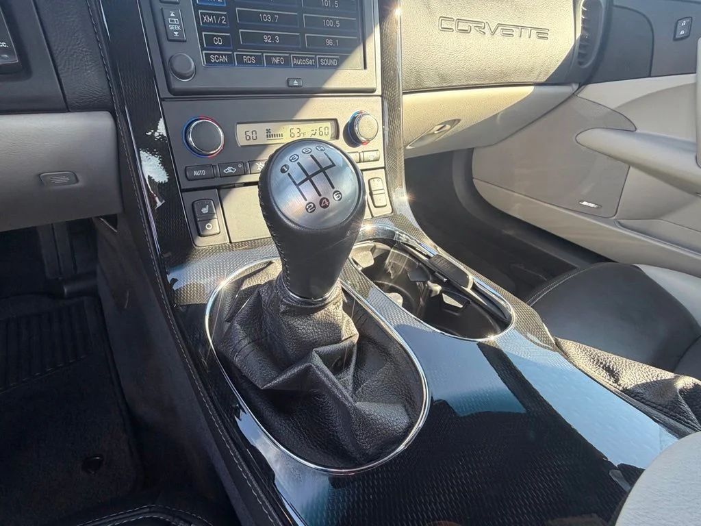 Used 2009 Gray Chevrolet Z06 image 25