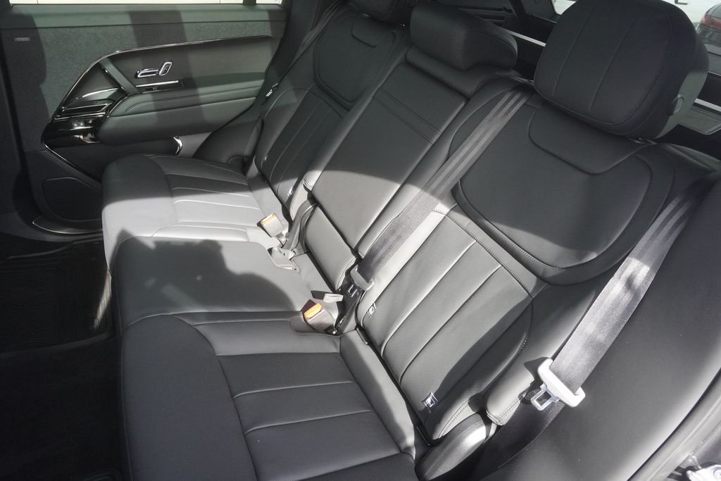 New 2026 Carpathian Grey Land Rover SE image 30