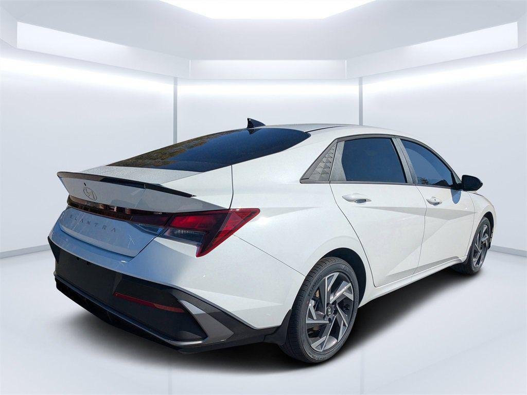 New 2026 White Hyundai SEL Sport image 3