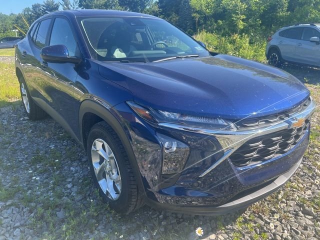 2024 Chevrolet Trax LS's photo