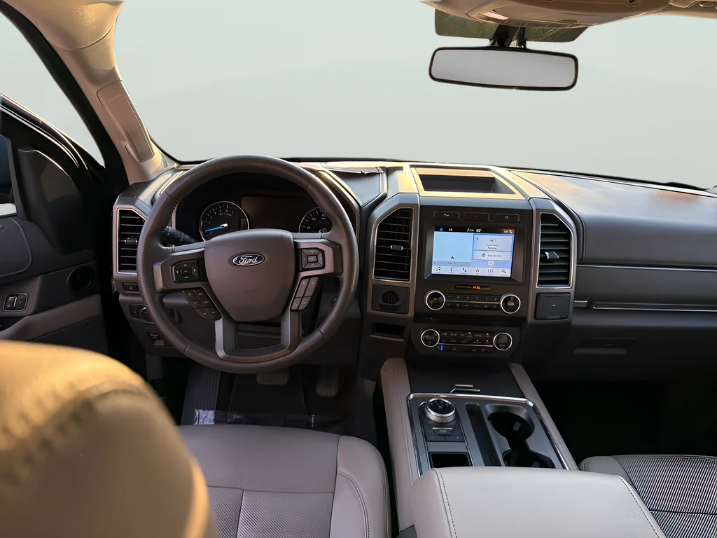 Used 2018 Blue Ford XLT image 36