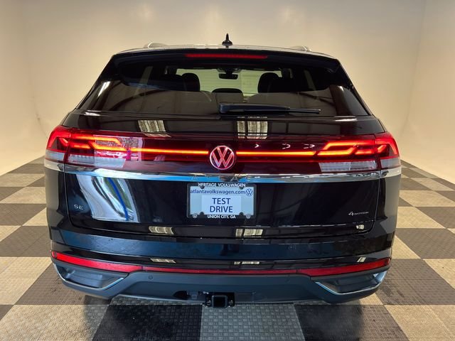 New 2026 Black Volkswagen 2.0T SE w/Technology image 4