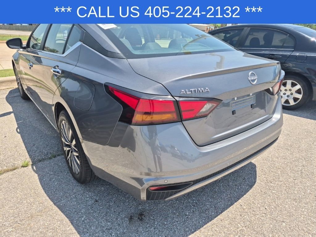 Used 2025 Gray Nissan SV image 8