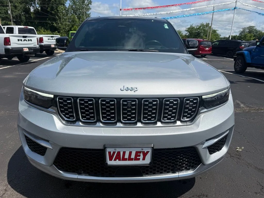 Certified Used 2023 Silver Jeep Summit Reserve 4xe image 10