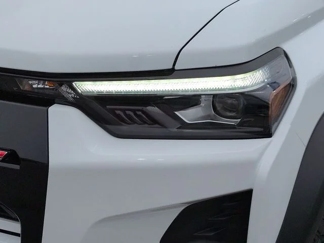 Used 2024 White Chevrolet ZR2 image 9