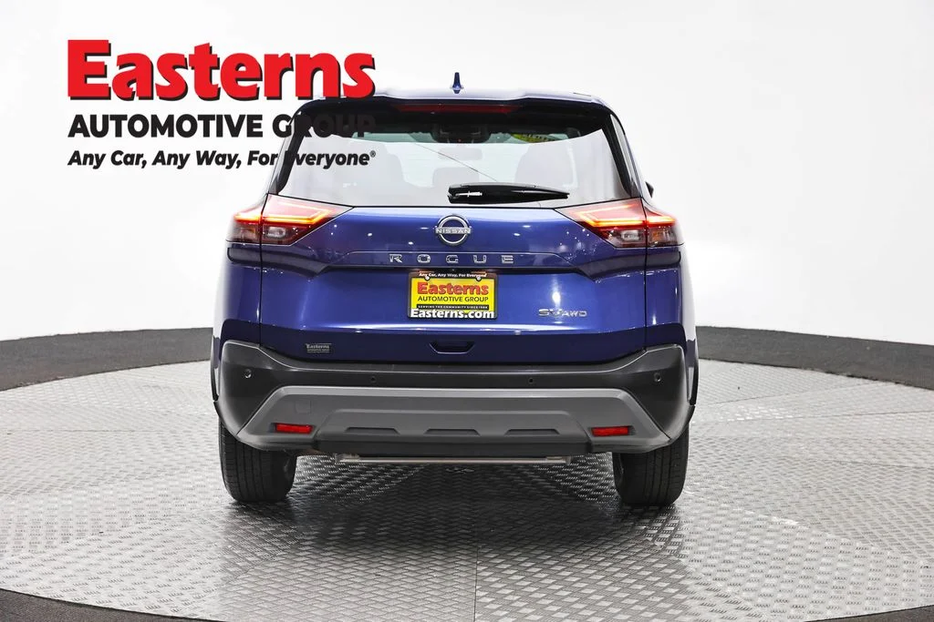 Used 2023 Blue Nissan SV image 6
