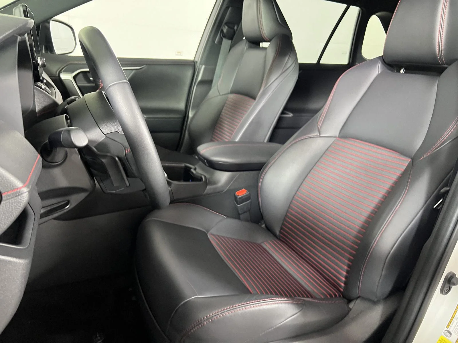 Used 2024 Wind Chill Pearl w/Midnight Black Metallic Roof Toyota XSE image 13
