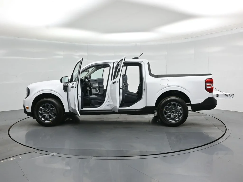 New 2026 White Ford XLT image 30