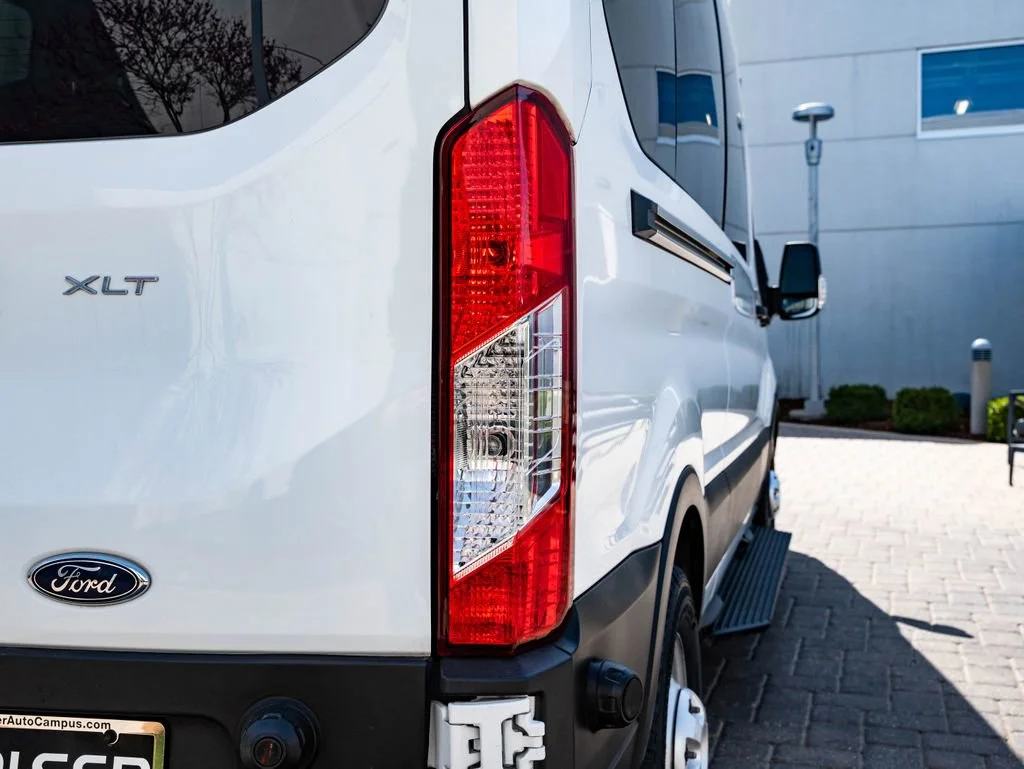 Used 2024 Oxford White Ford XLT image 9