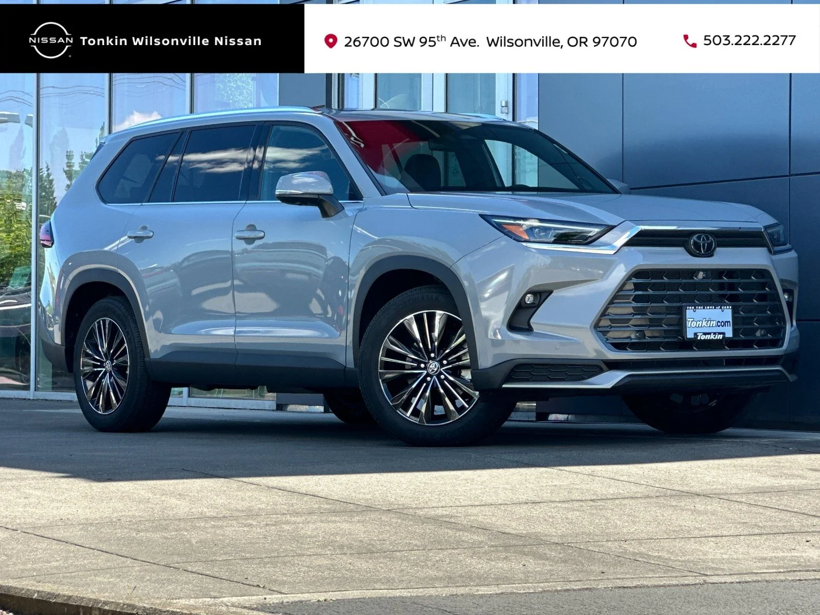 Used 2025 Cement Toyota MAX Platinum image 1