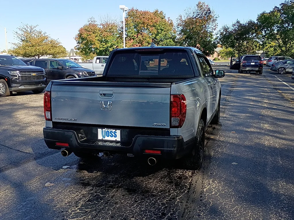 2023 Honda Ridgeline Black Edition, photo 2 of 12