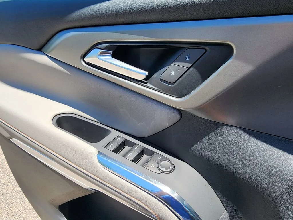 2025 Chevrolet Traverse LT - Photo 12