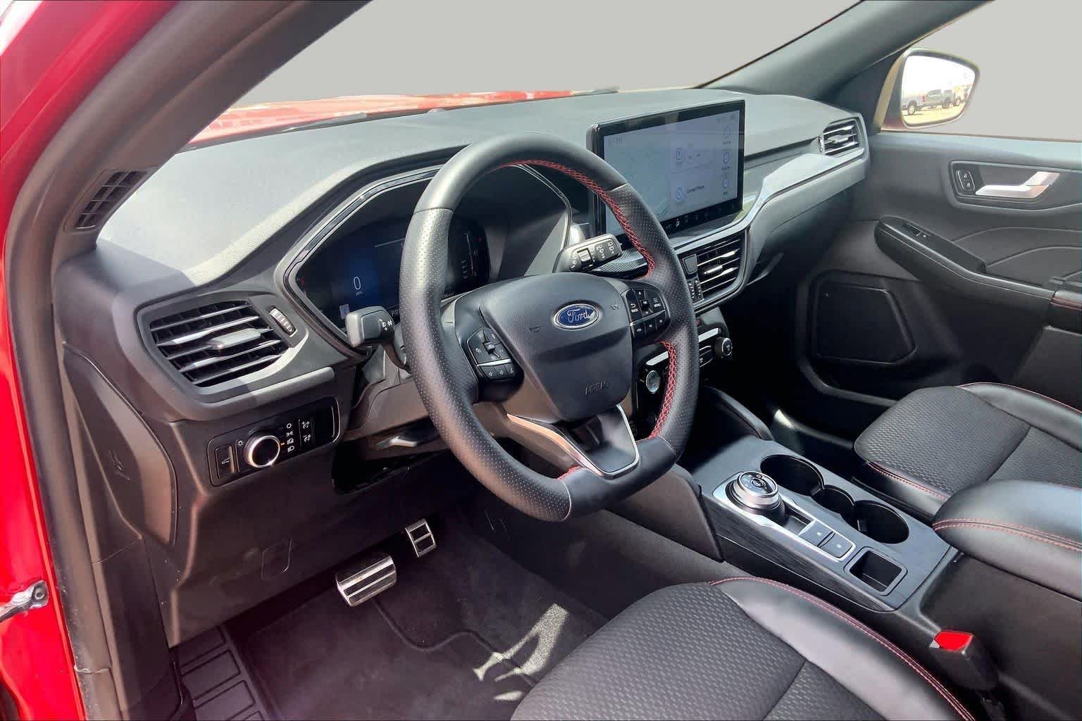 Used 2024 Rapid Red Metallic Tinted Clearcoat Ford ST-Line image 18