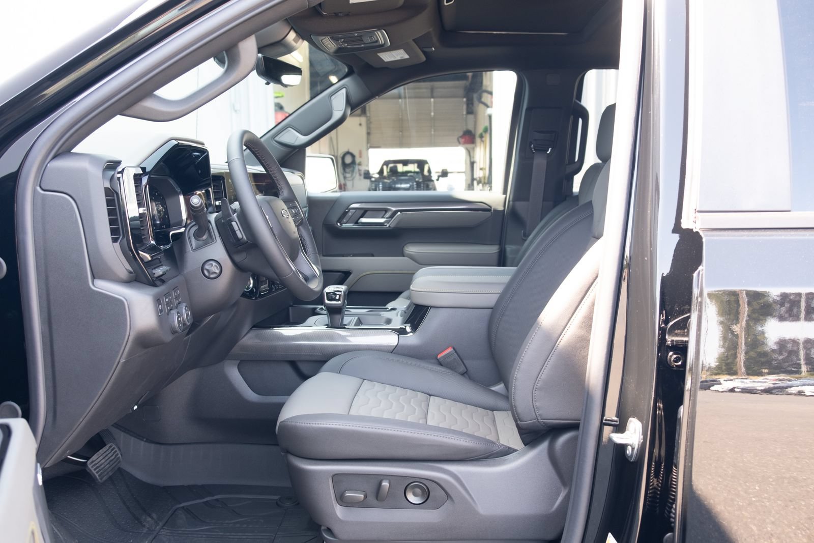 2026 Chevrolet Silverado 1500 ZR2 - Photo 12