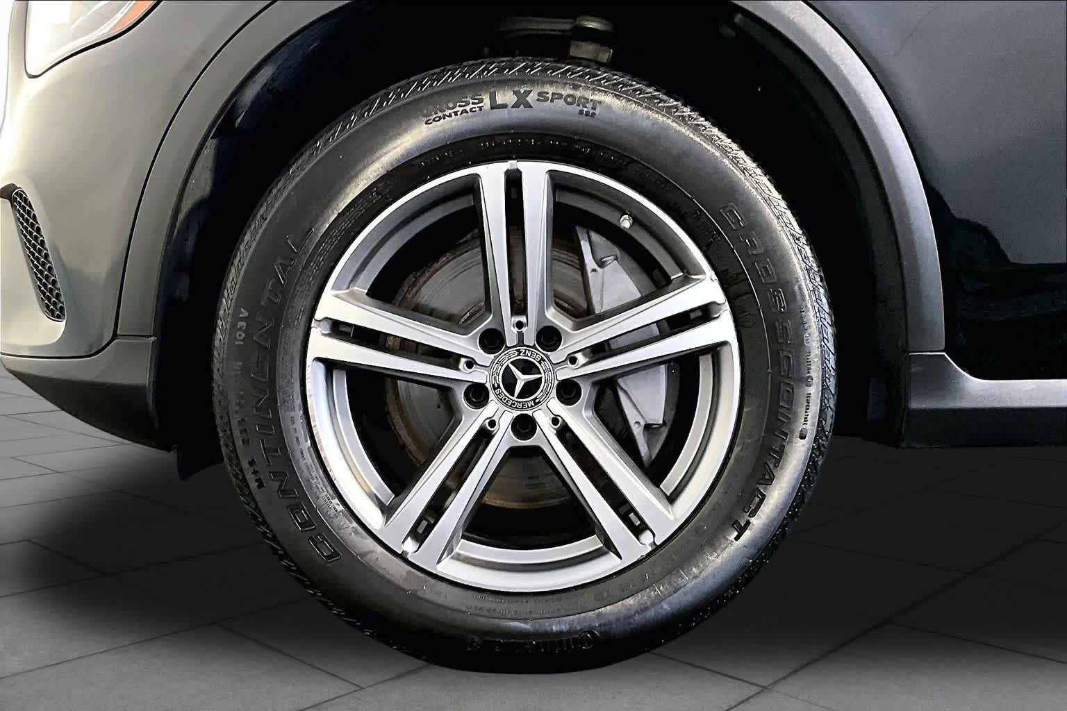 Used 2020 Black Mercedes-Benz GLC 300 image 11