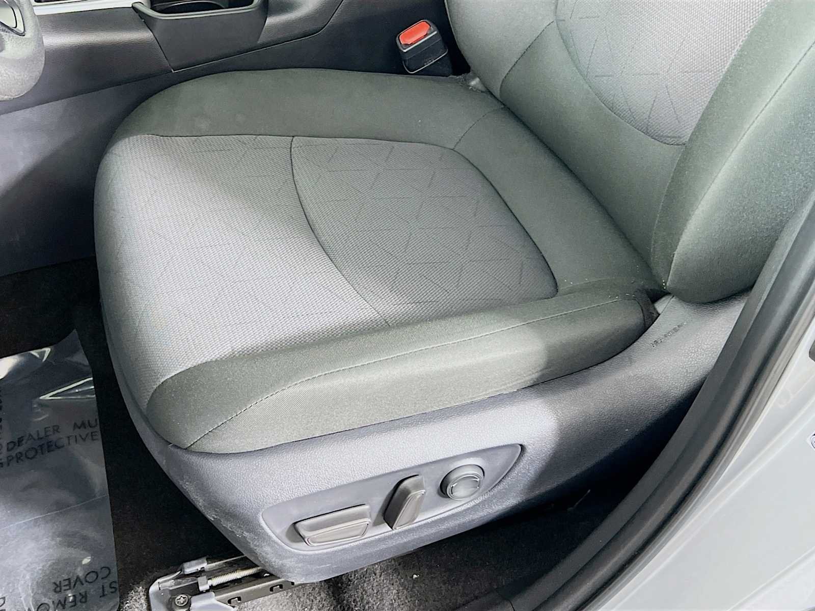 Used 2025 Silver Sky Metallic Toyota XLE image 19