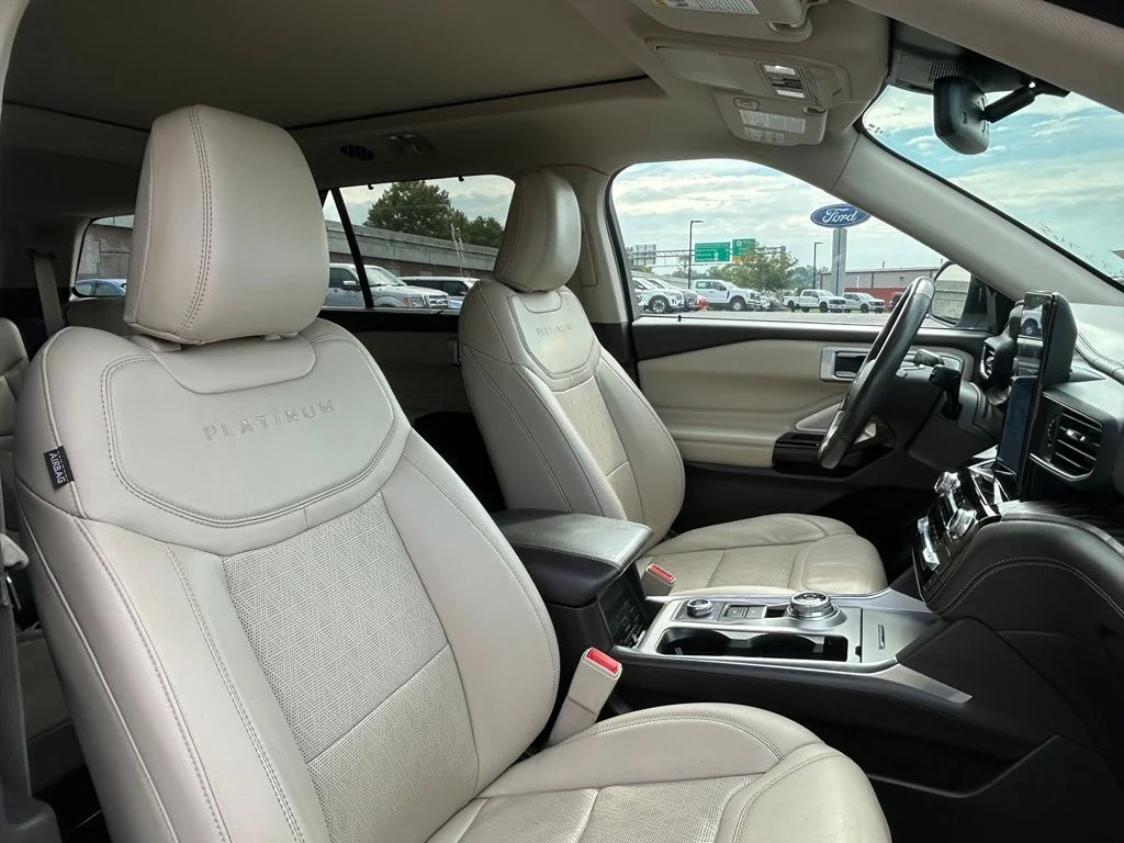 Used 2022 White Ford Platinum image 29