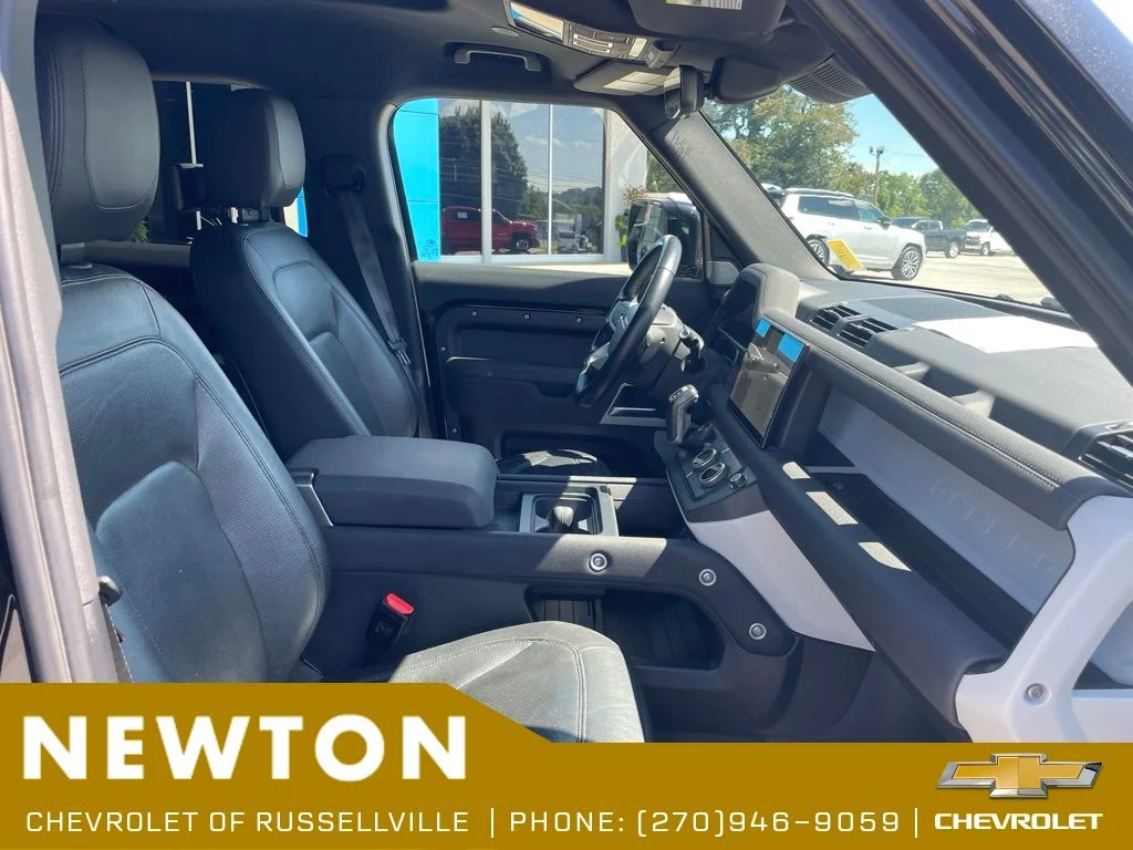 Used 2023 Black Land Rover SE image 24