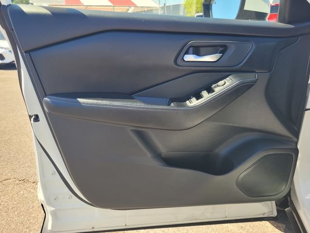 Used 2025 White Nissan SV image 18