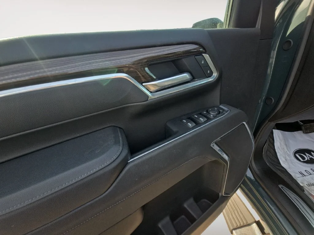 Used 2025 Cypress Gray Chevrolet LT image 14