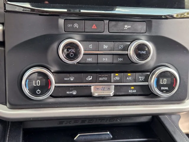 Used 2024 Silver Ford XLT image 19