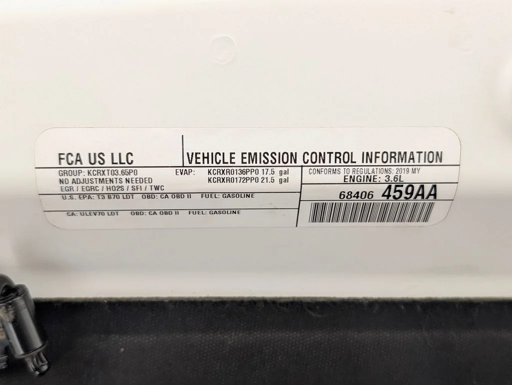 Certified Used 2019 Bright White Clearcoat Jeep Unlimited Sahara image 23
