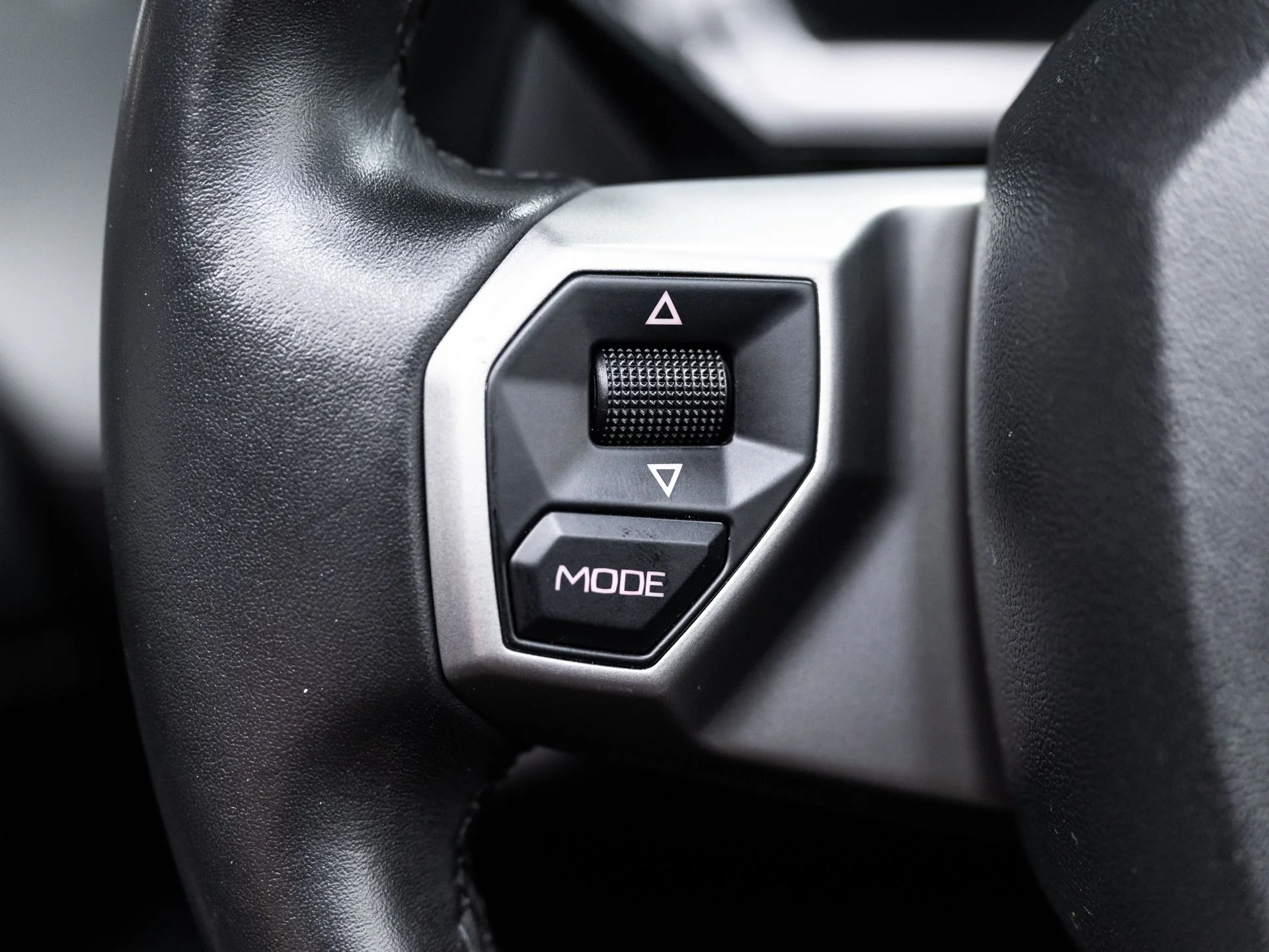 Used 2014  Lamborghini Roadster image 27