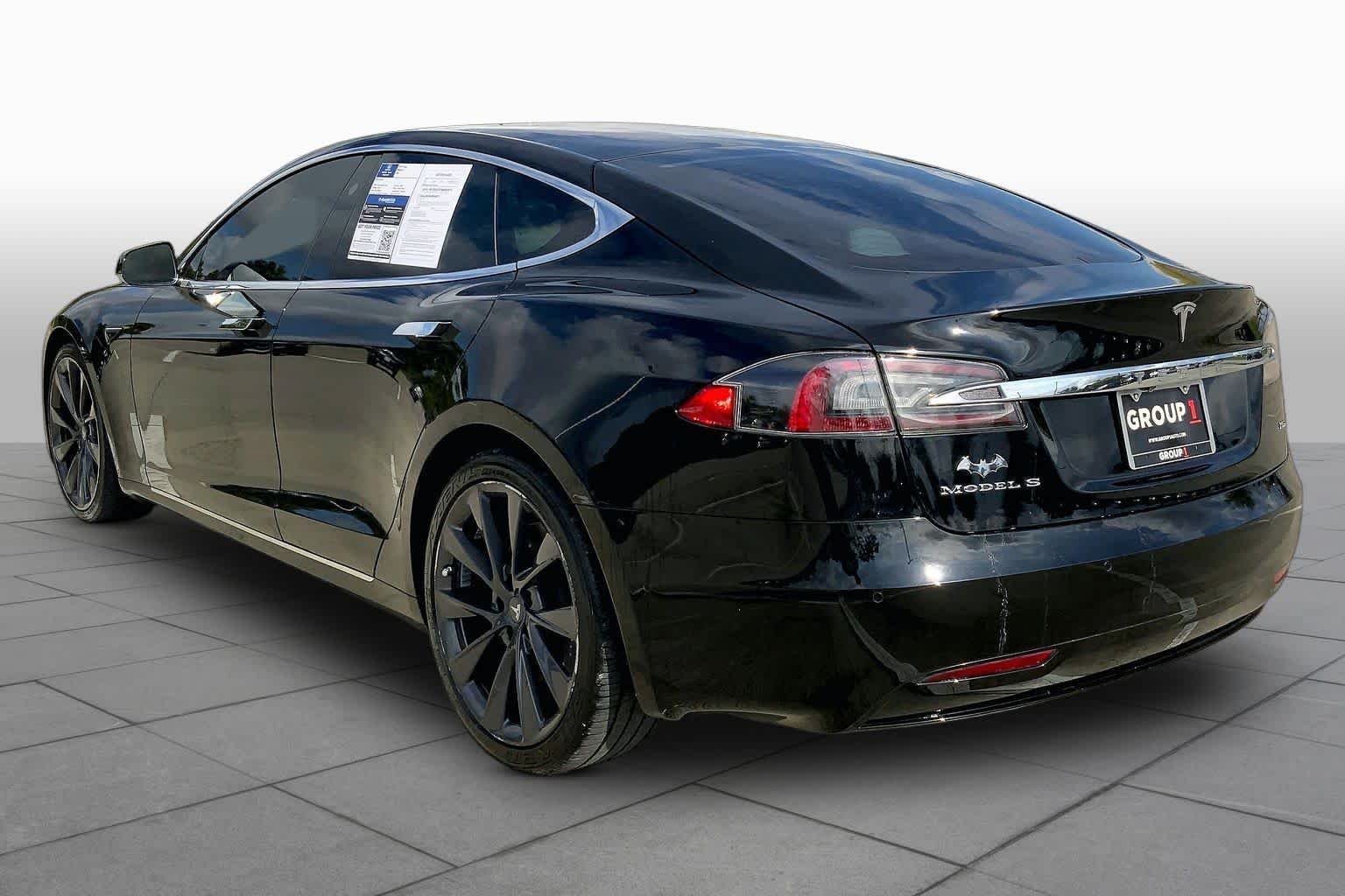 Used 2018 Obsidian Black Metallic Tesla 75D image 11