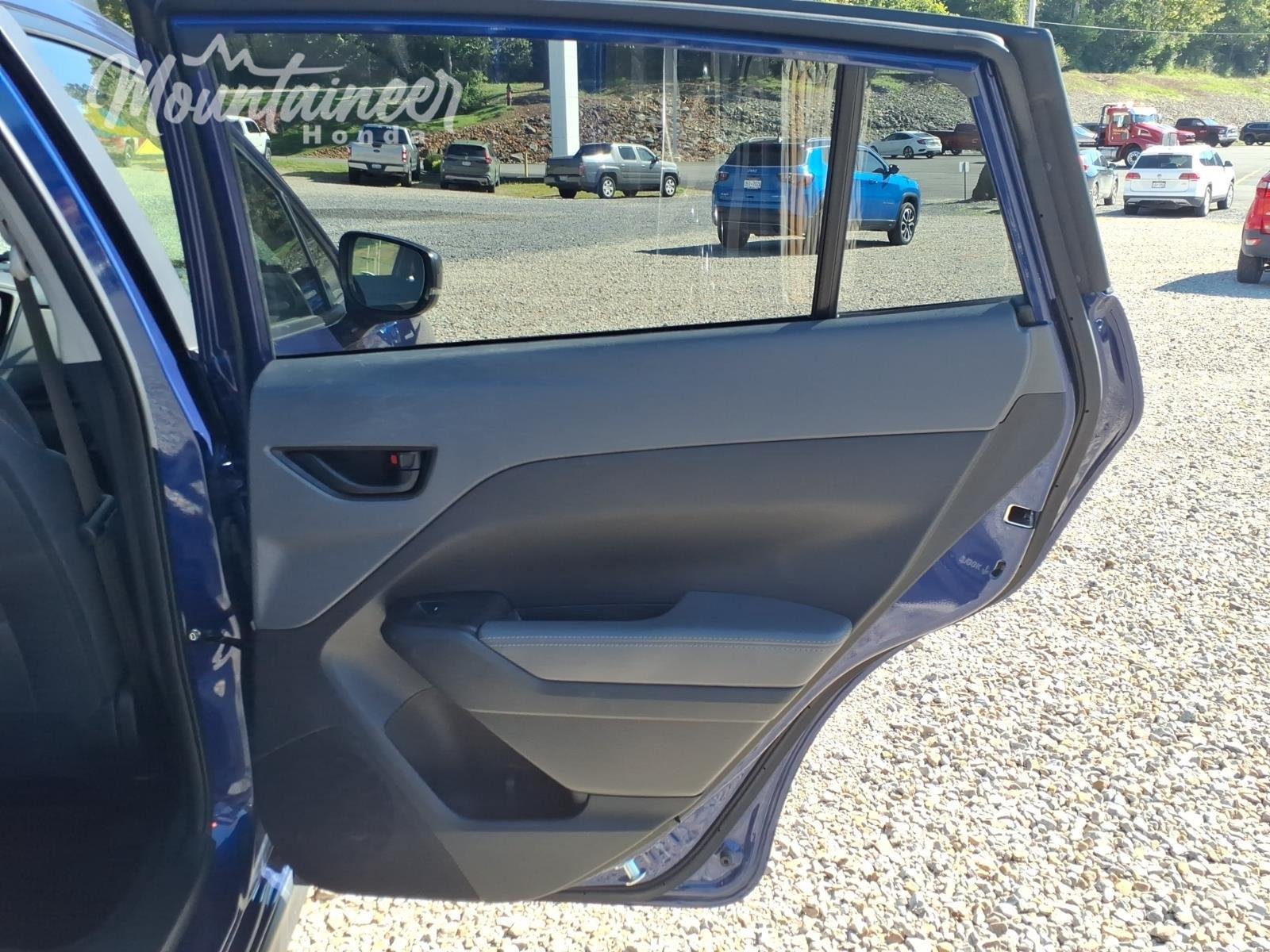 Used 2025 Sapphire Blue Pearl Subaru Premium image 19