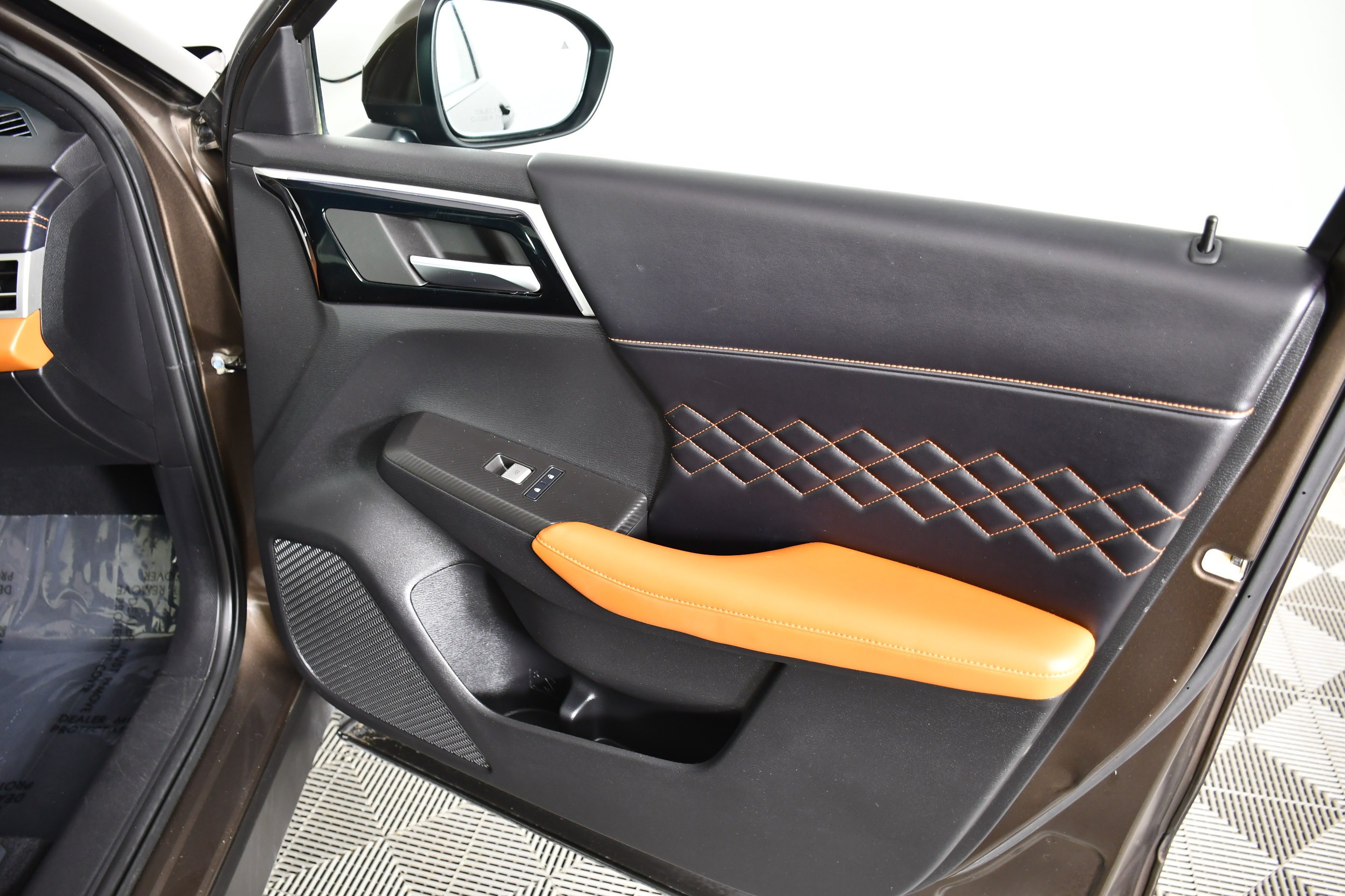 Used 2022 Deep Bronze Metallic Mitsubishi SEL image 40