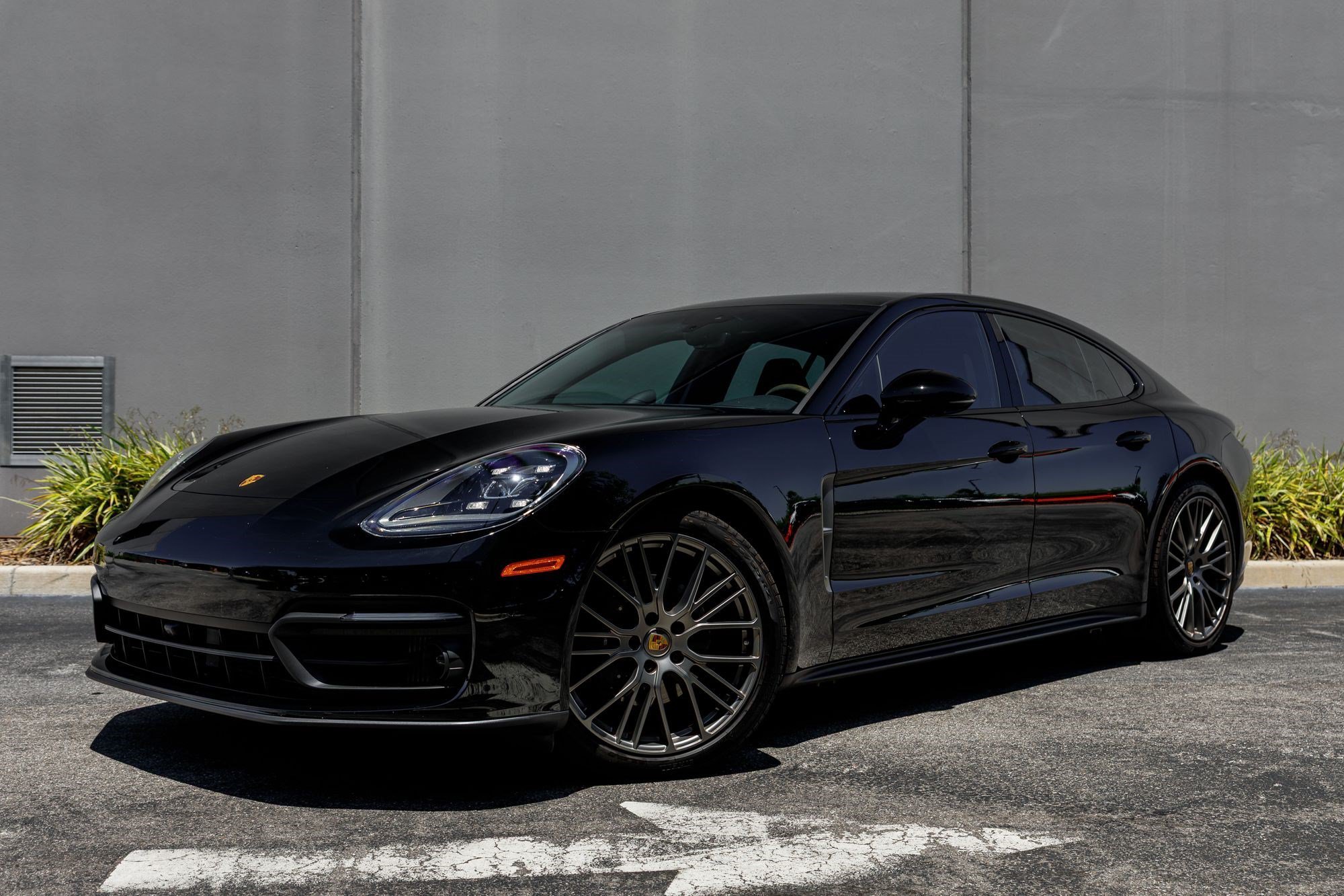 Used 2023 Black Porsche Platinum Edition image 43