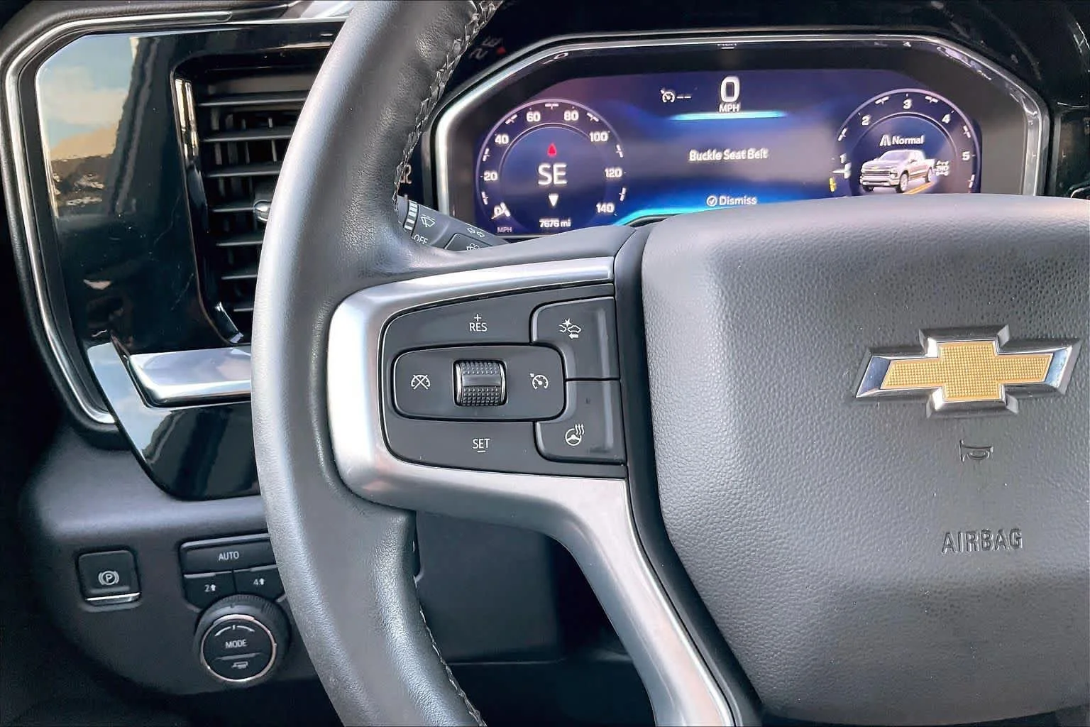 Used 2025 Summit White Chevrolet LT image 21