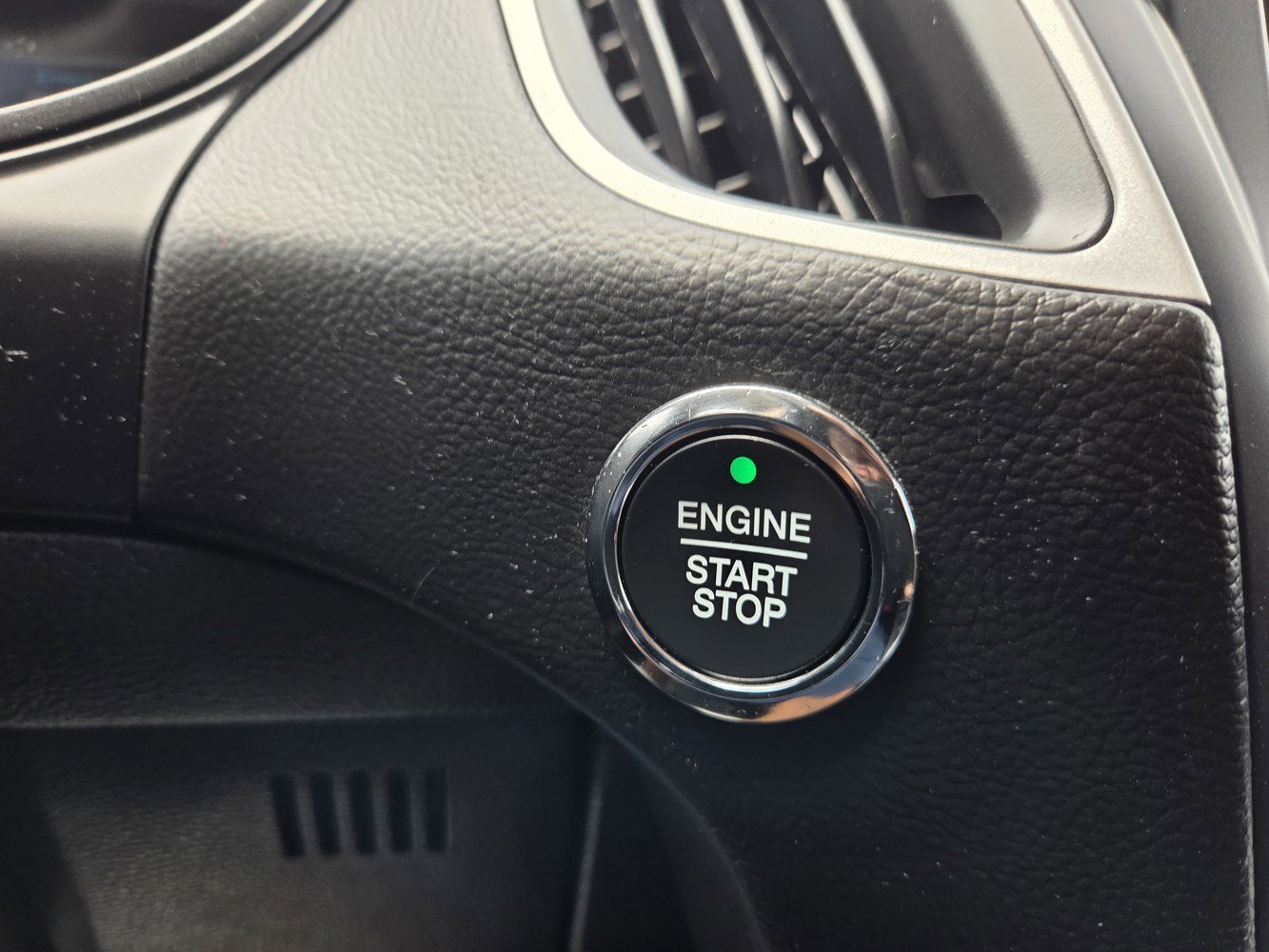 Used 2023 Silver Ford SEL image 25