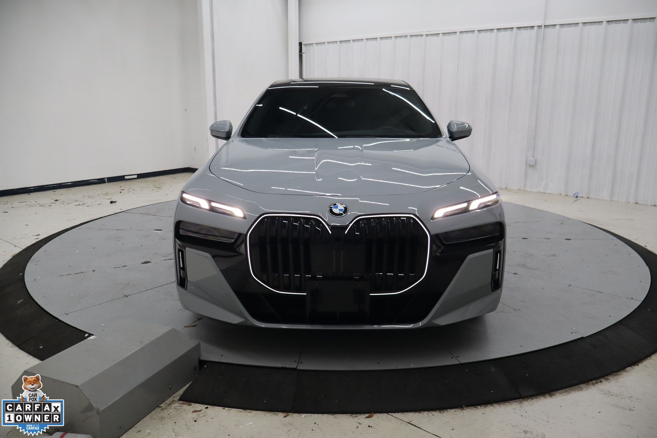 Used 2026 Black BMW 740i xDrive image 9