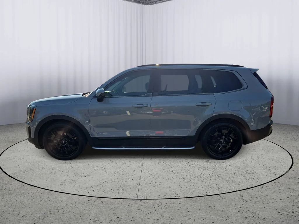 Used 2022 Gray Kia SX image 2