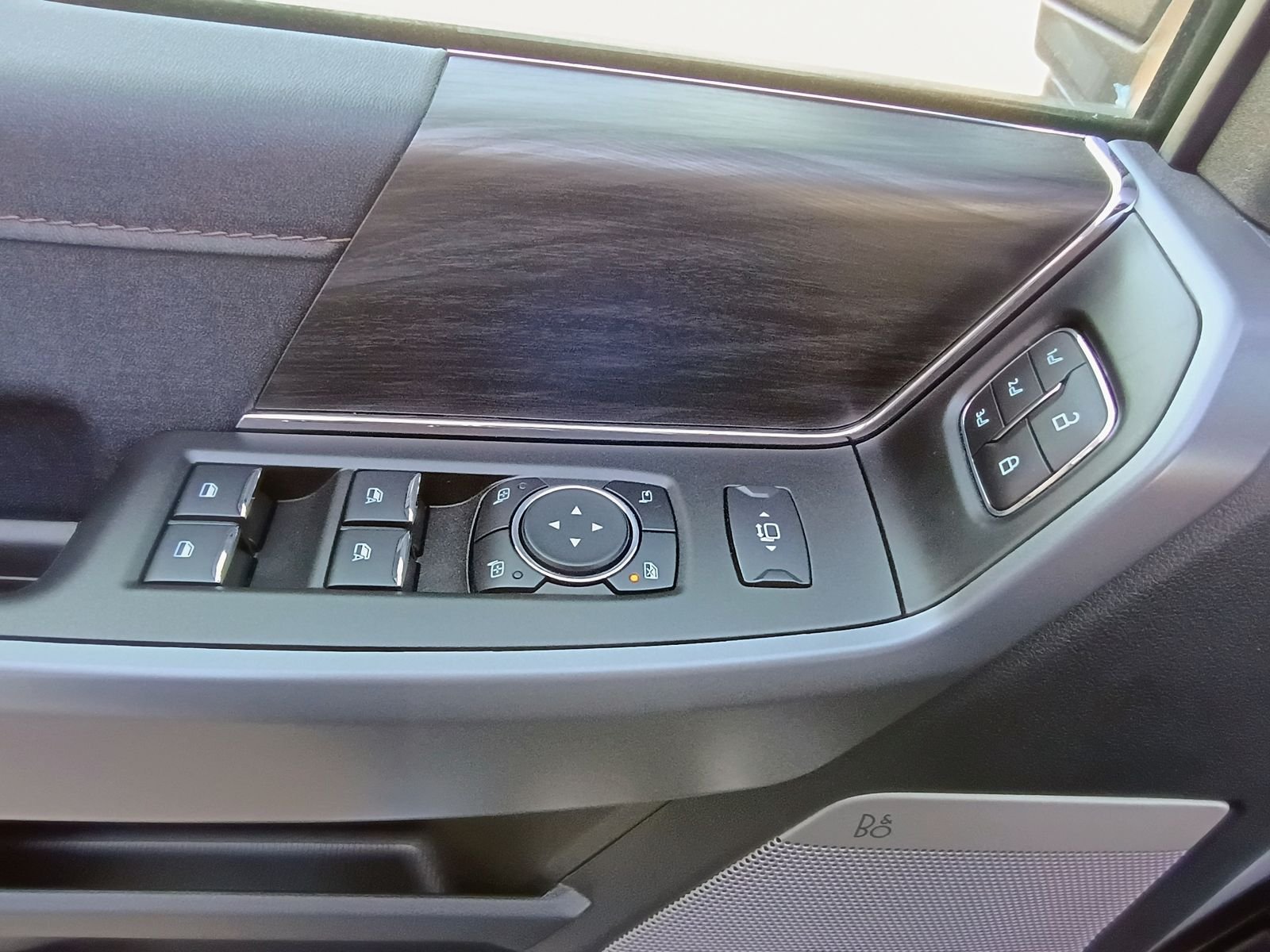 2025 Ford F-150 Lariat - Photo 17