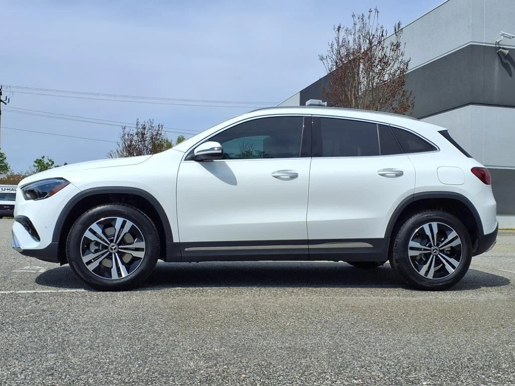 Used 2025 Polar White Mercedes-Benz GLA 250 image 5