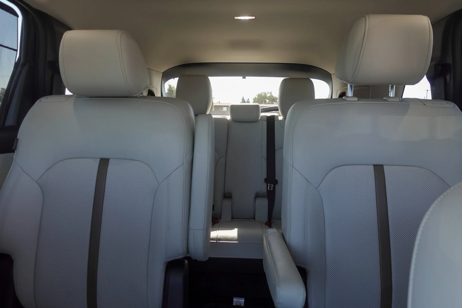 Certified Used 2024 White Mazda Premium Plus image 15