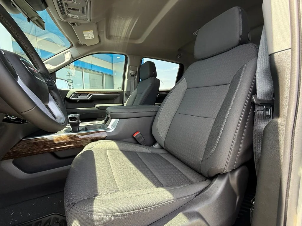 New 2026 Sterling Metallic GMC Elevation image 33