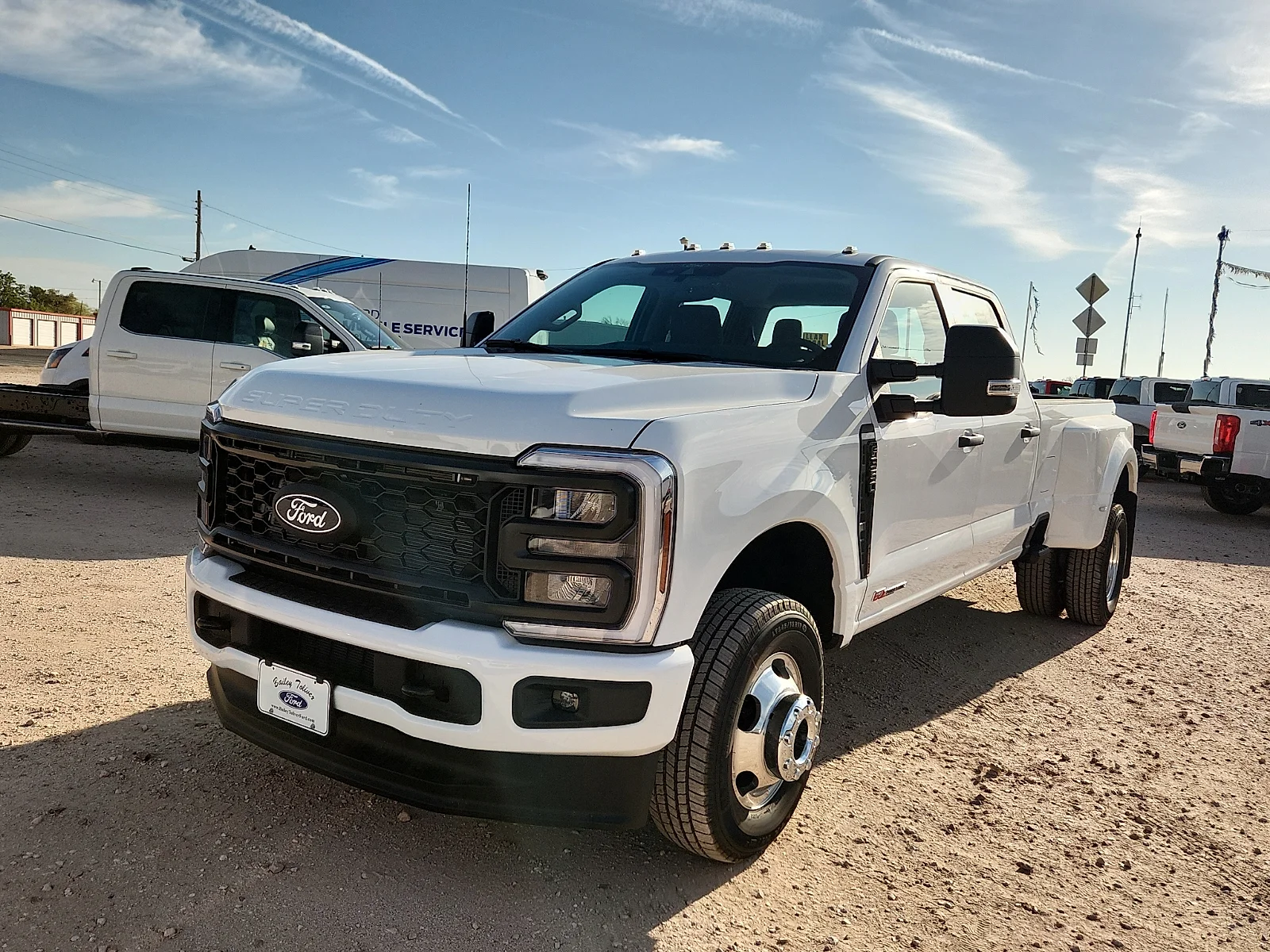 New 2027 Oxford White Ford XL image 3
