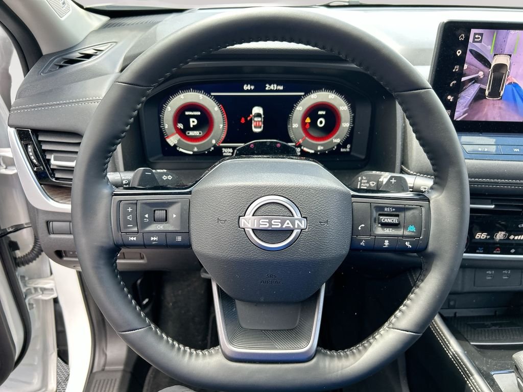 Used 2025 White Nissan Platinum image 31