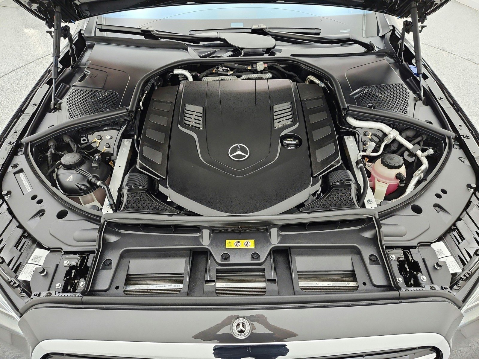 Certified Used 2025 Graphite Grey Metallic Mercedes-Benz S 580 4MATIC® Sedan image 16