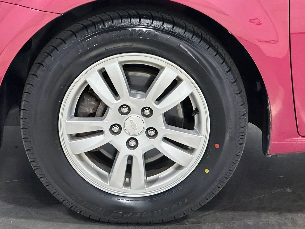 Used 2014 DEEP MAGENTA METALLIC Chevrolet LT image 34