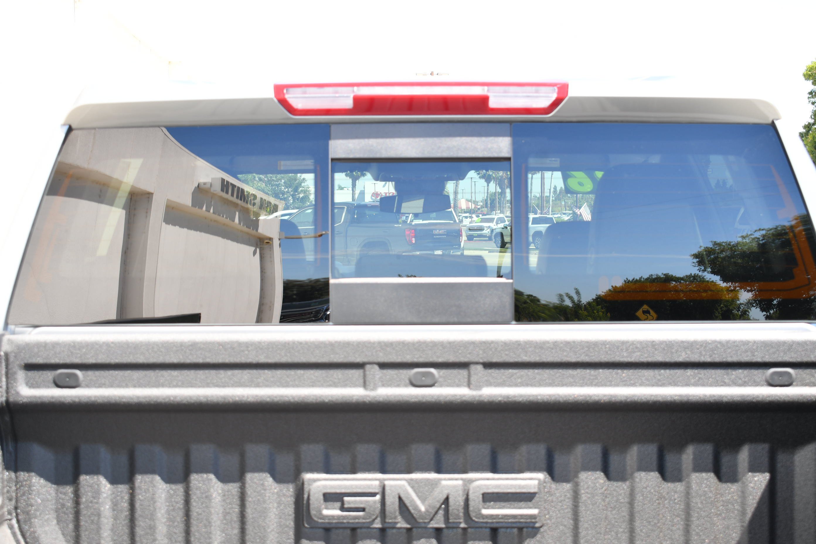 New 2026 Sterling Metallic GMC Elevation image 12