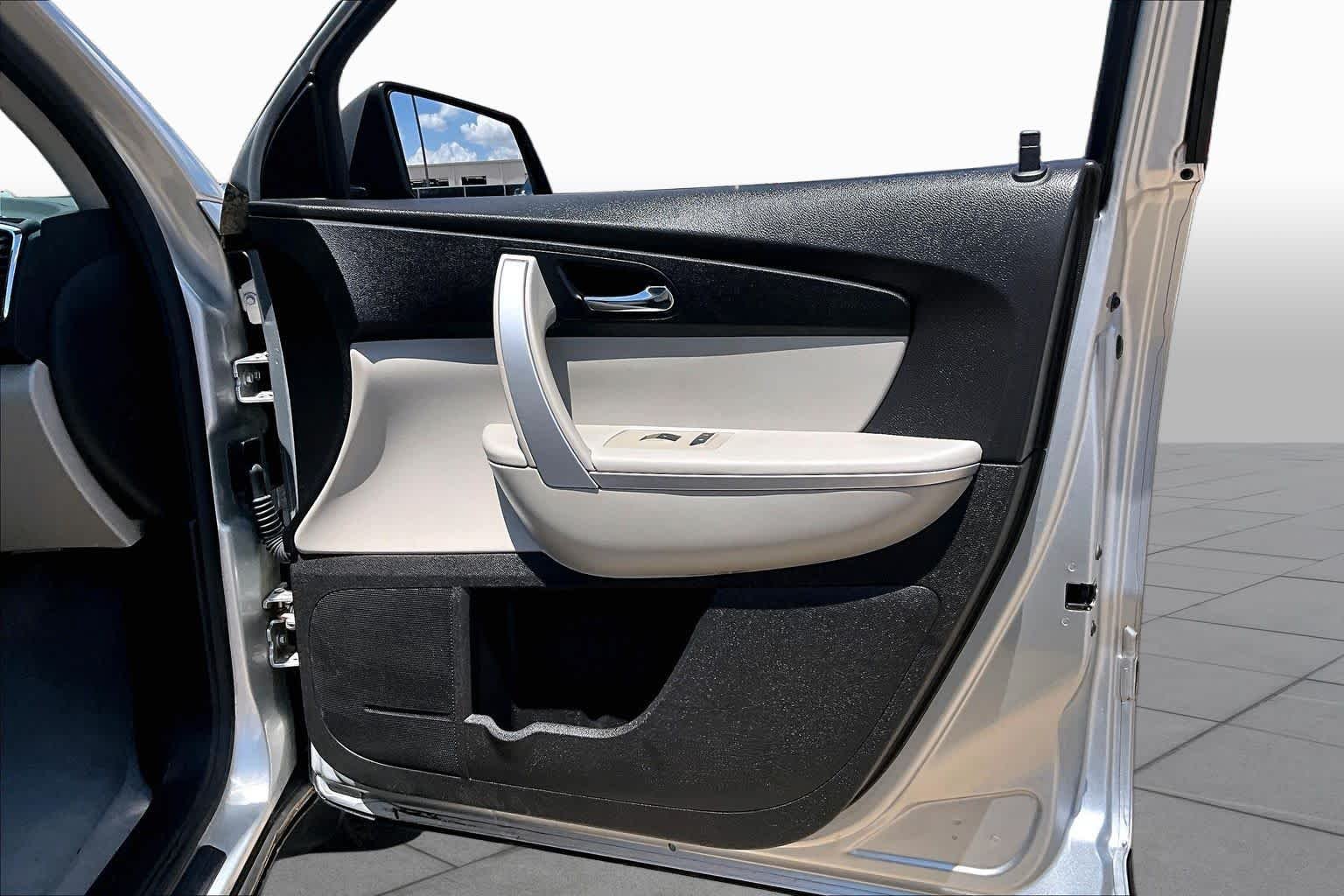 Used 2012 Quicksilver Metallic GMC SL image 22